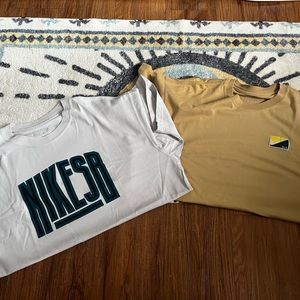 2 pack of Nike tshirts